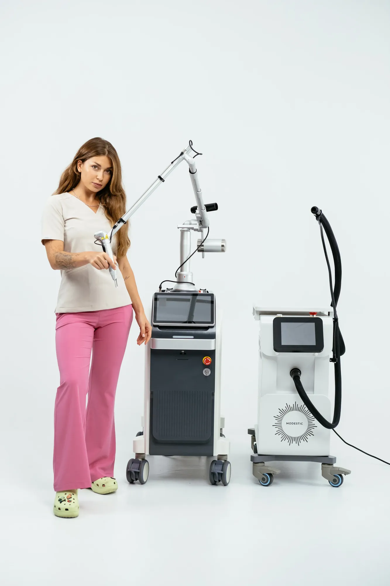 Gabinet Klik Laser w Warszawie ze stanowiskiem do laserowego usuwania tatuażu.